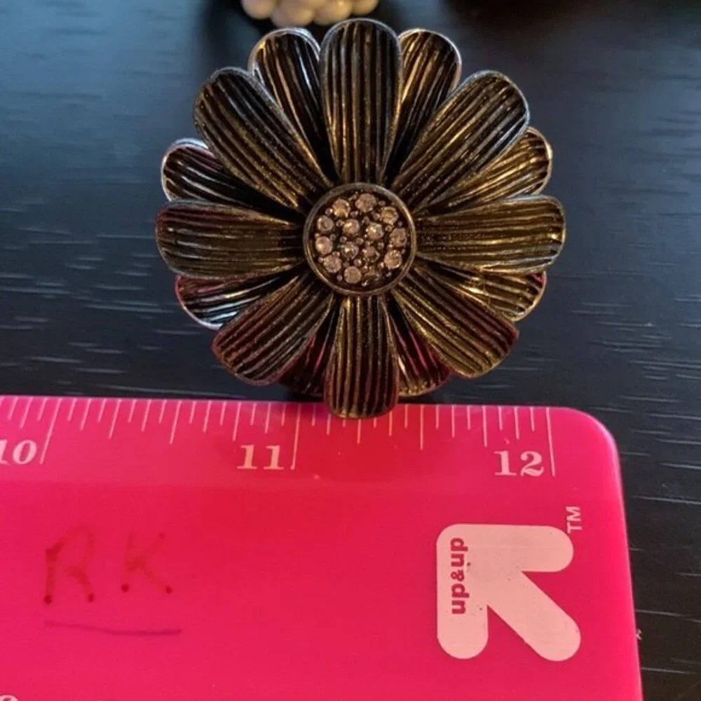 Flower Cocktail Ring with Rhinestones